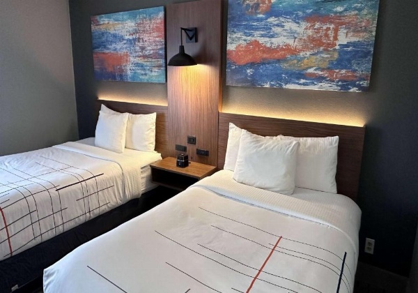 La Quinta Inn & Suites by Wyndham Chicago Gurnee image 18